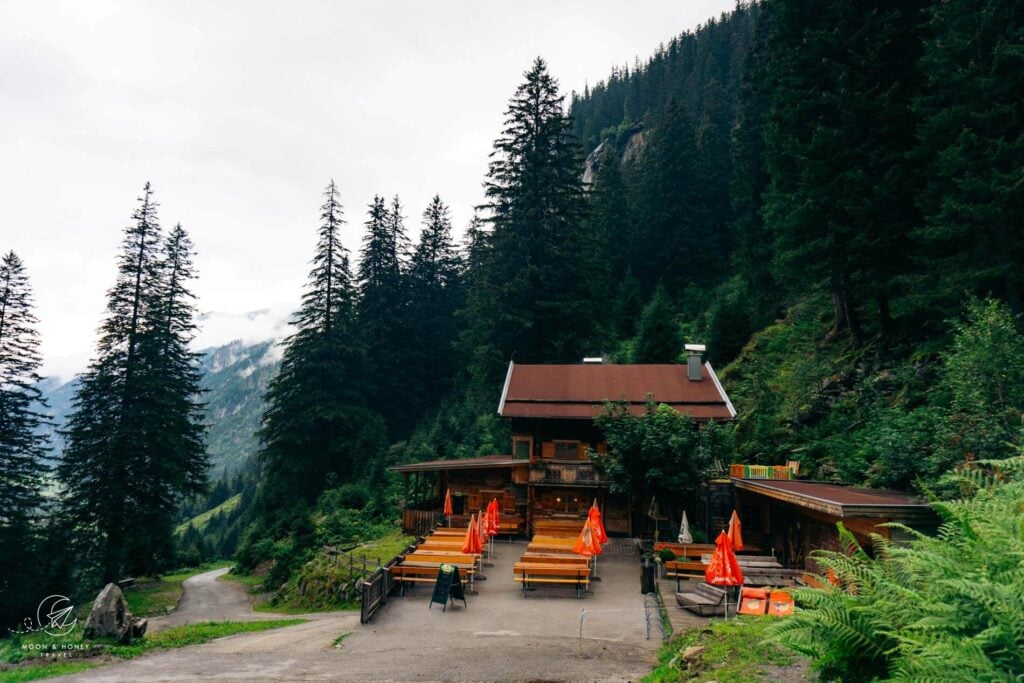 Grüne-Wand-Hütte in Stilluptal, Zillertal Alps, Austria