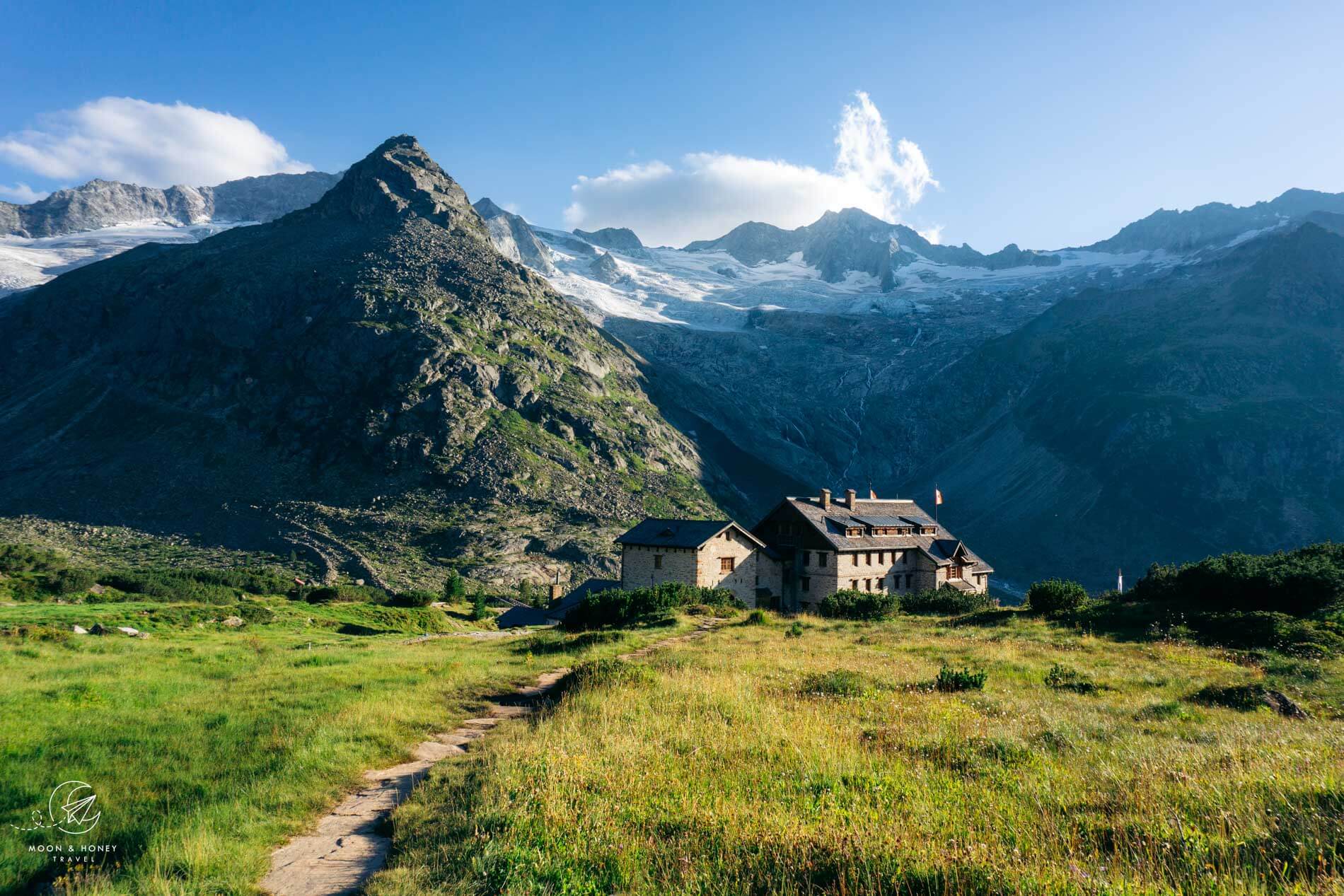 Berlin Mountain Hut, Zillertal Alps, Tyrol, Austria