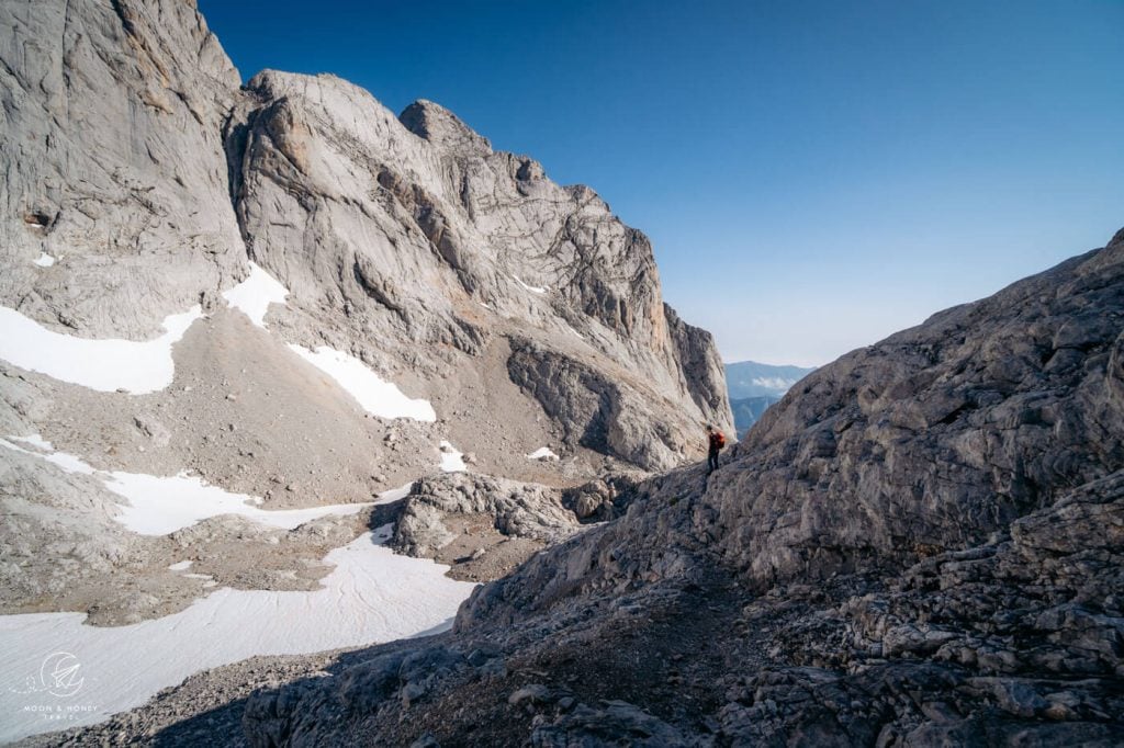 Horcada Arenera - Corona del Raso hiking trail, Picos de Europa, Spain