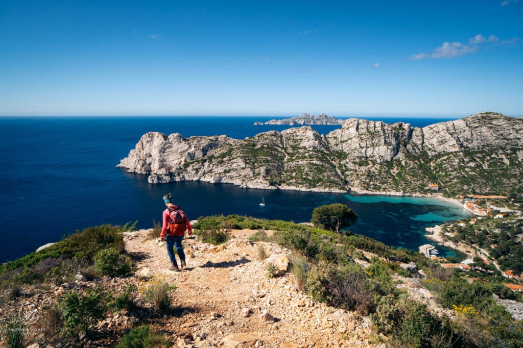  Col du Carrefour to Calanque de Sormiou hiking trail, Marseille, France