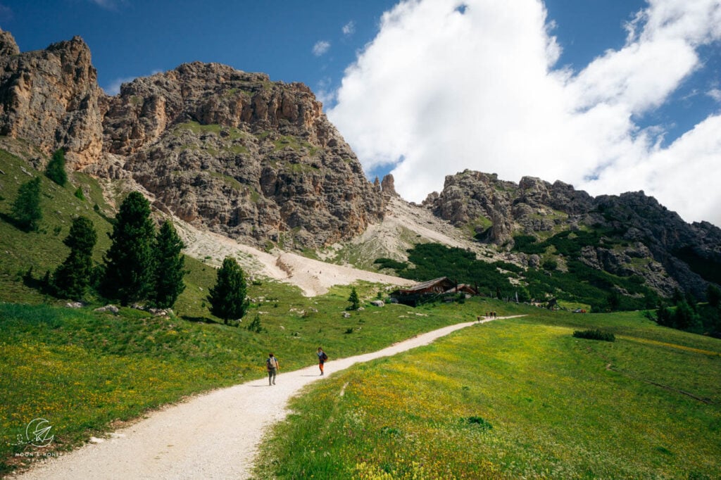 Passo Gardena to Jimmy Hütte Hiking Trail, Cir Group, Dolomites