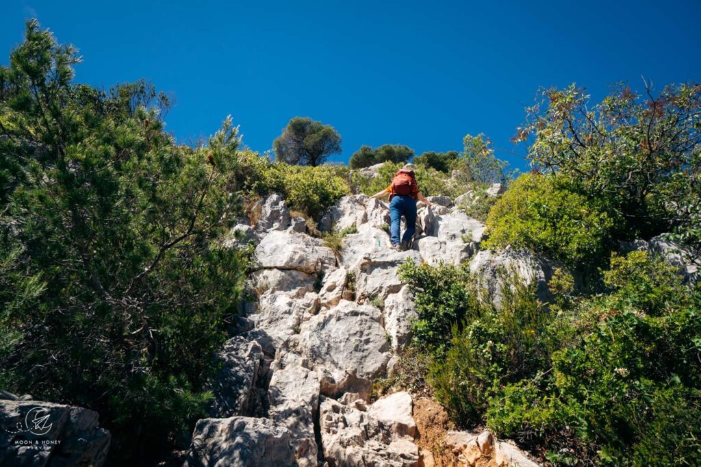 Col de l'Eissadon to Col du Devenson scrambling section, Calanques National Park, France