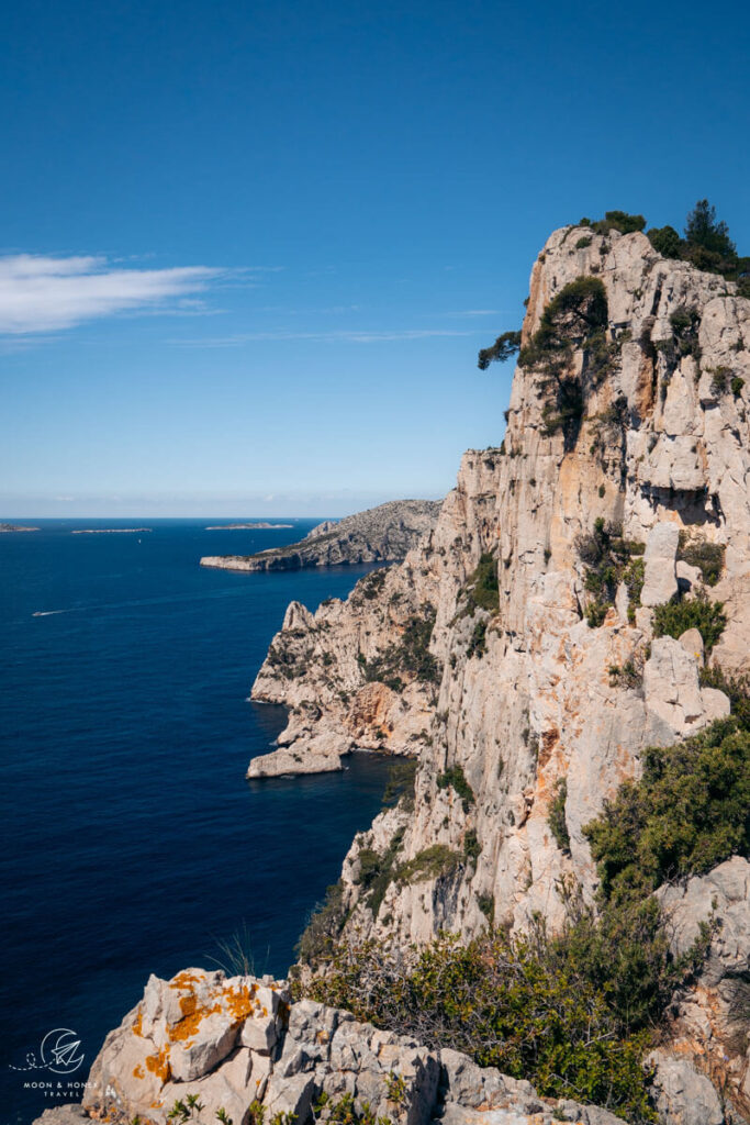 Devenson Cliffs, Falaise du Devenson, hiking trail, Calanques National Park, Marseille, France