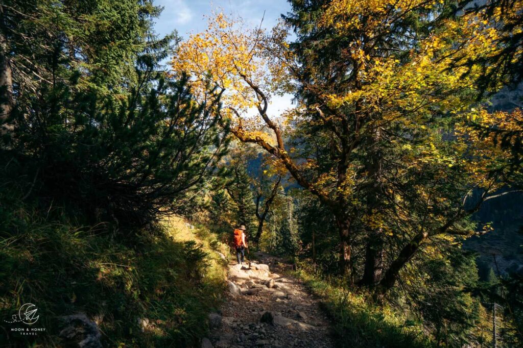 Hochljoch saddle to Grosser Ahornboden, Hiking Trail, Austria