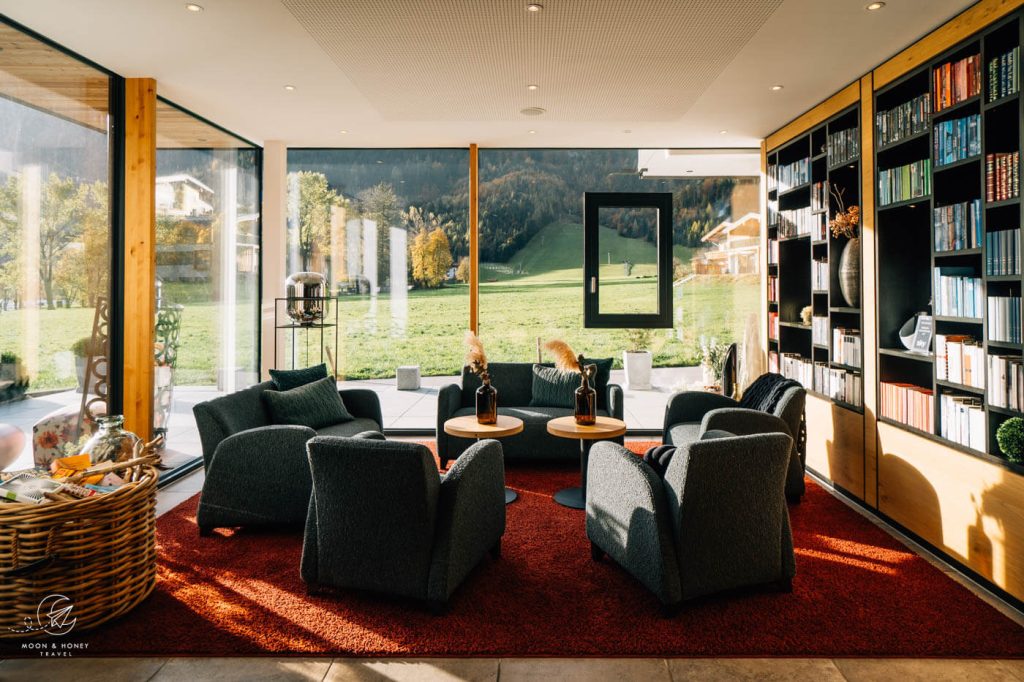 Hotel Auszeit Lobby Library, Pertisau, Achensee, Austria