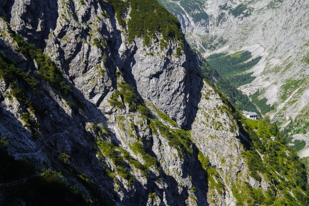 Hupfleitenjoch Saddle to Knappenhäusern hiking trail, Wettersteingebirge, Bavaria