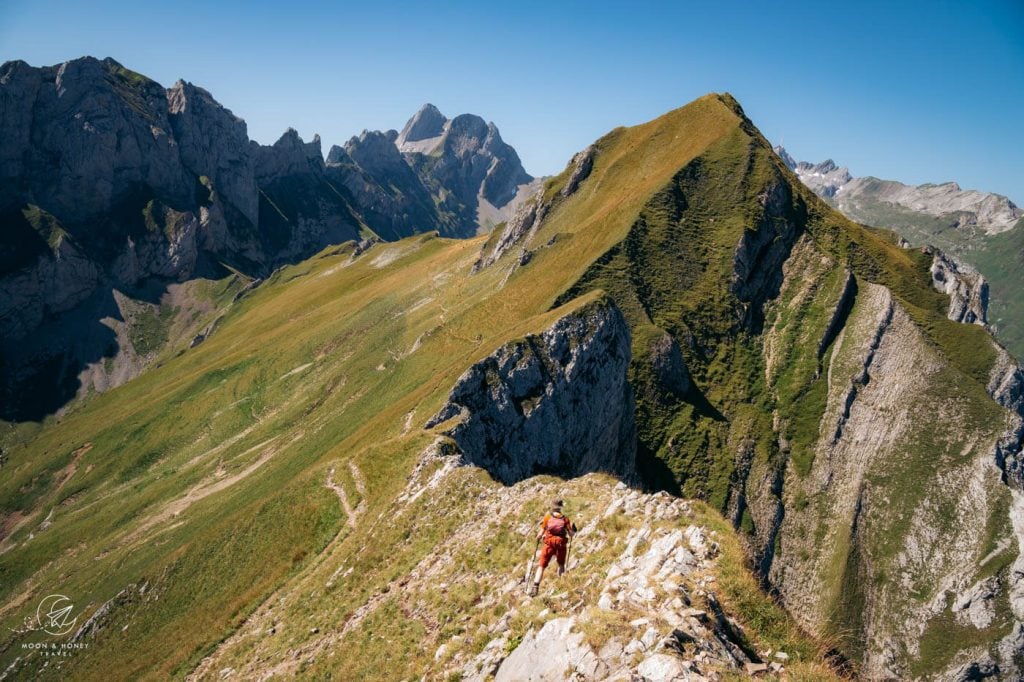 Marwees Ridge Hiking Trail, white-blue-white alpine path, Alpstein, Switzerland