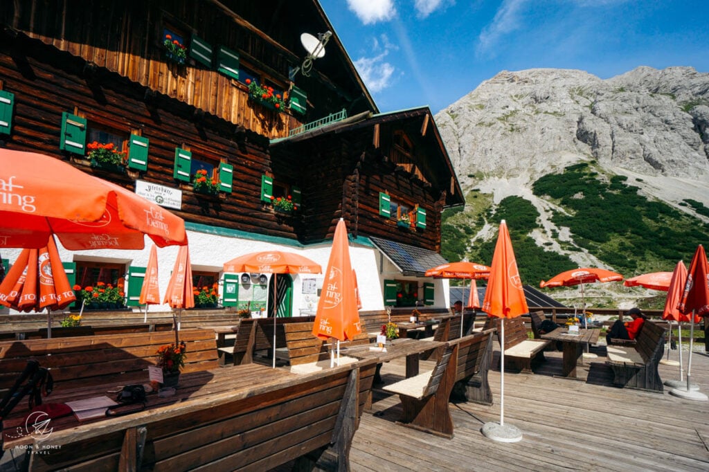 Pfeishütte mountain hut, Karwendel High Trail, Tyrol, Austria