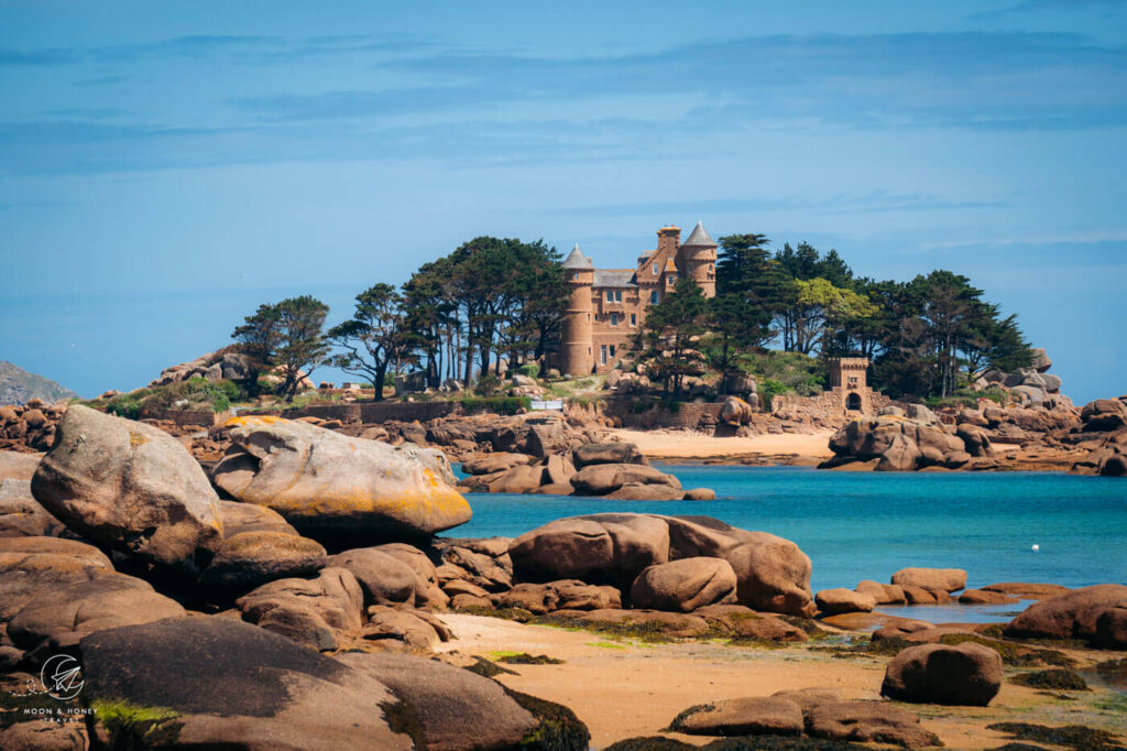 Château de Costaérès, Rosa Granitküste, Bretagne, Frankreich