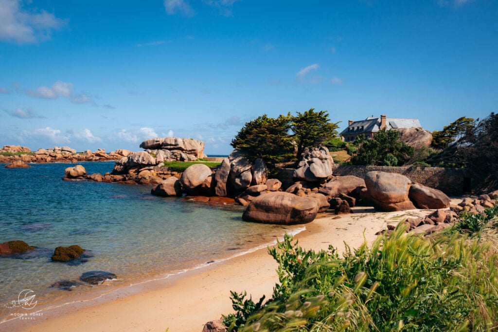 Plage de l'île Renote, Pink Granite Coast, Brittany, France