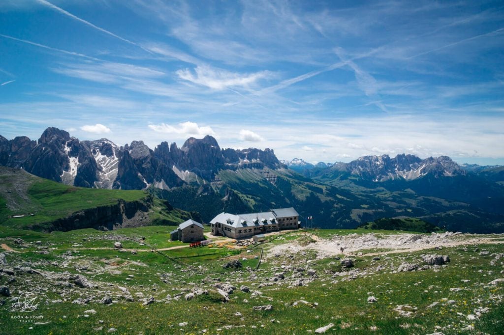 Rifugio Bolzano / Schlernhaus atop the Sciliar / Schlern Plateau, Dolomites