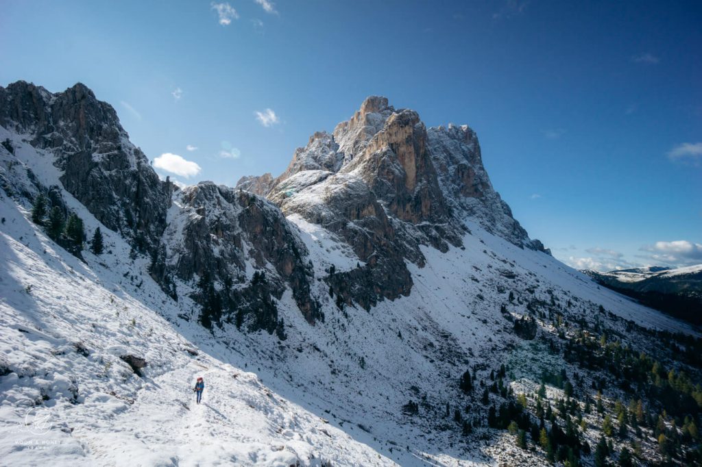 Hiking up to Furcella de Furcia/Kreuzjoch saddle, Val di Funes, Dolomites