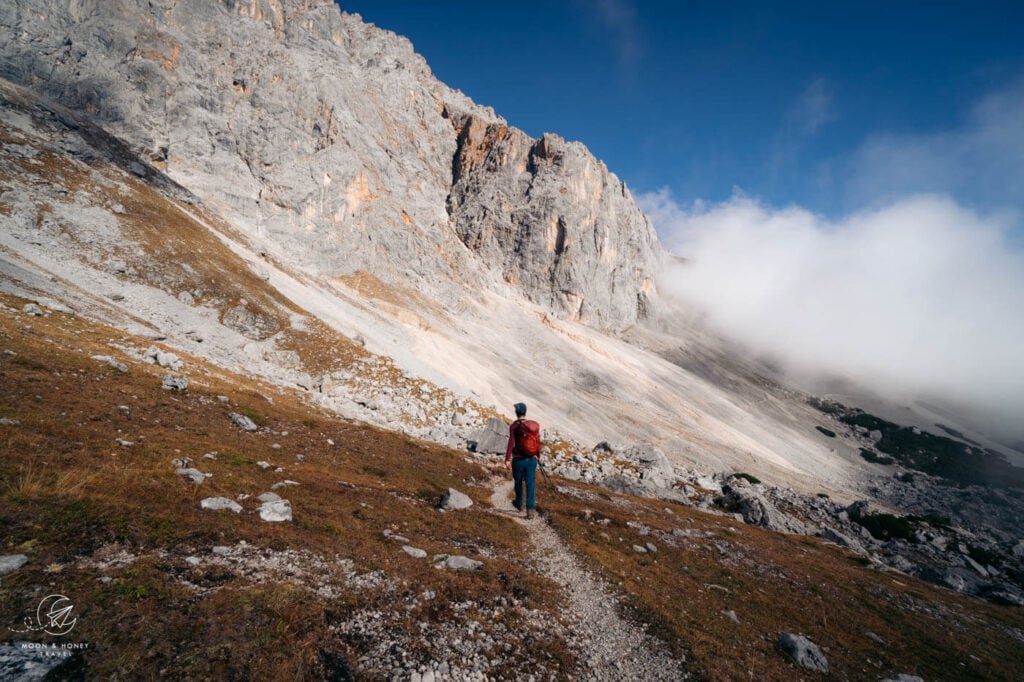 Südwandsteig hiking trail, Wetterstein Mountains, Austria