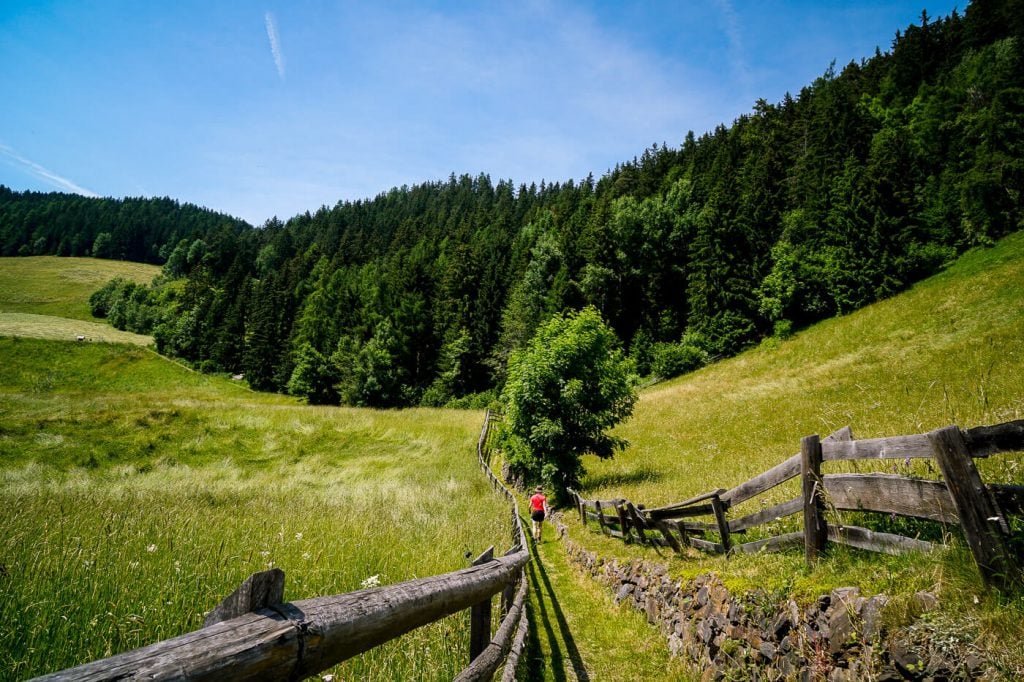 Bergbauernweg, Santa Maddalena, Val di Funes, Dolomites