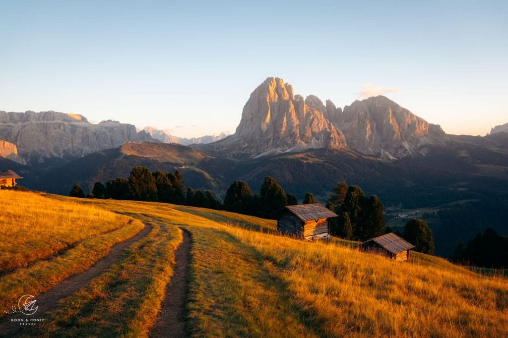 Baita Seurasas Sunset, Val Gardena, Dolomites