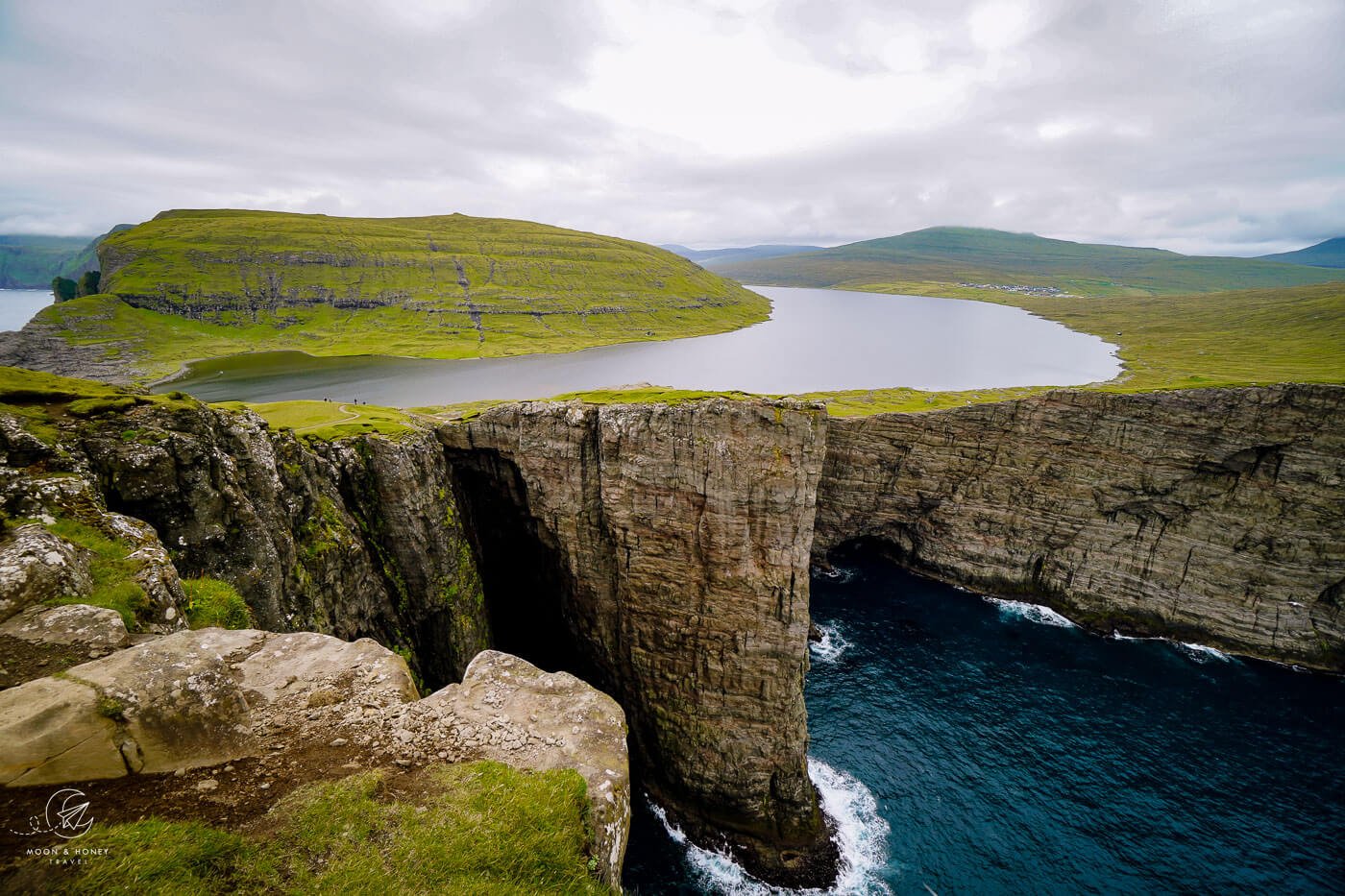 Trælanípa Hike, Sørvágsvatn Floating Lake Viewpoint, Faroe Islands