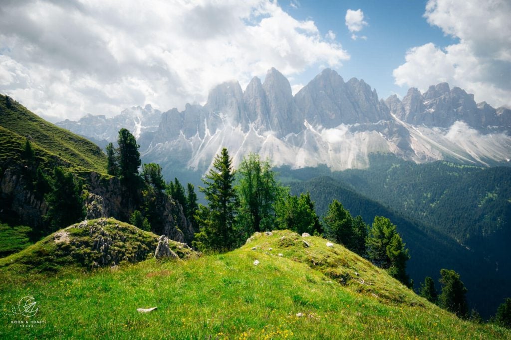 Oberer Herrensteig Hiking Trail, Val di Funes, Dolomites