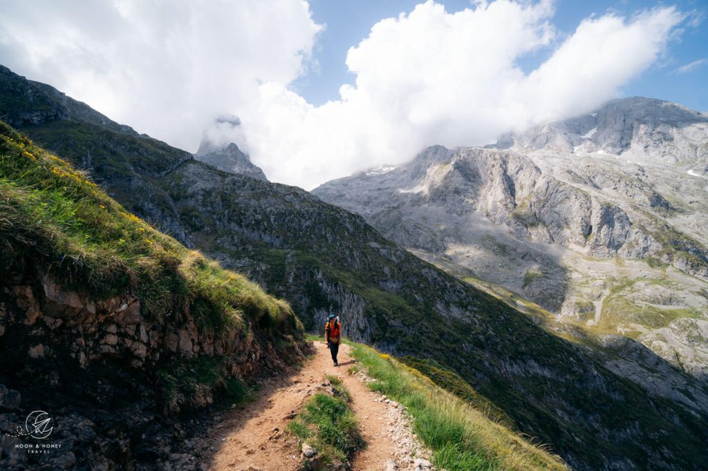 Refugio de Urriellu - Collado Valleju hiking trail, Picos de Europa, Spain