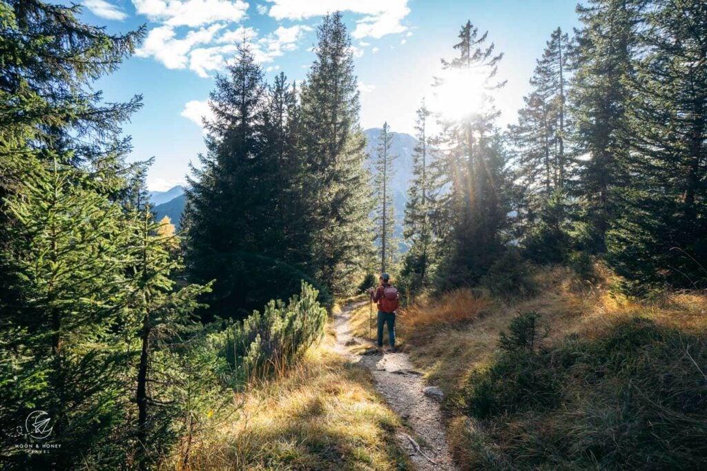 Wurziger Steig hiking trail, Wetterstein Mountains, Austria